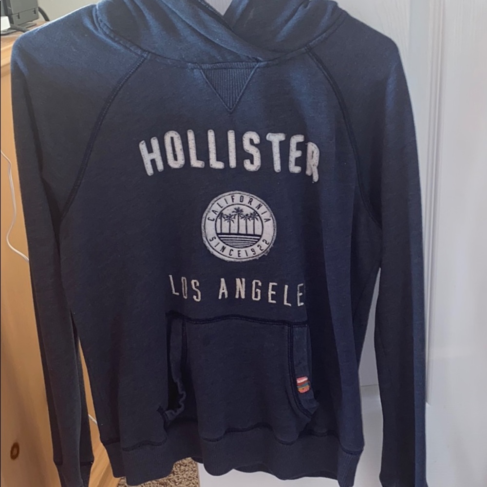 Hollister navy blue lightweight pullover